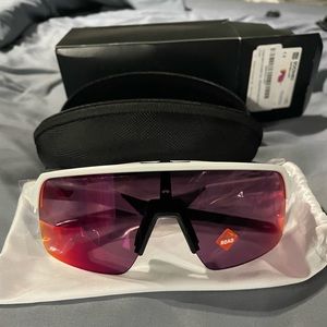 Oakley Men Sutro Lite White/Prism Road, 39mm NIB
